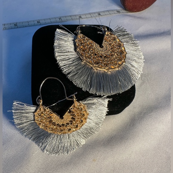 Silver gray filigree style fringe earrings - Picture 2 of 4